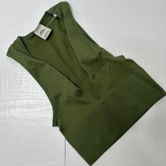Urban Outfitters Ribbed Vest Size XS Green Cropped Sleeveless Basics - Picture 2 of 8